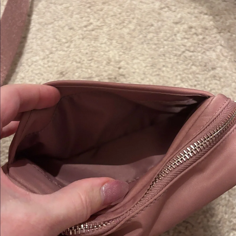 Lululemon everywhere crossbody bag- rose color/rose gold hardware - Picture 7 of 7